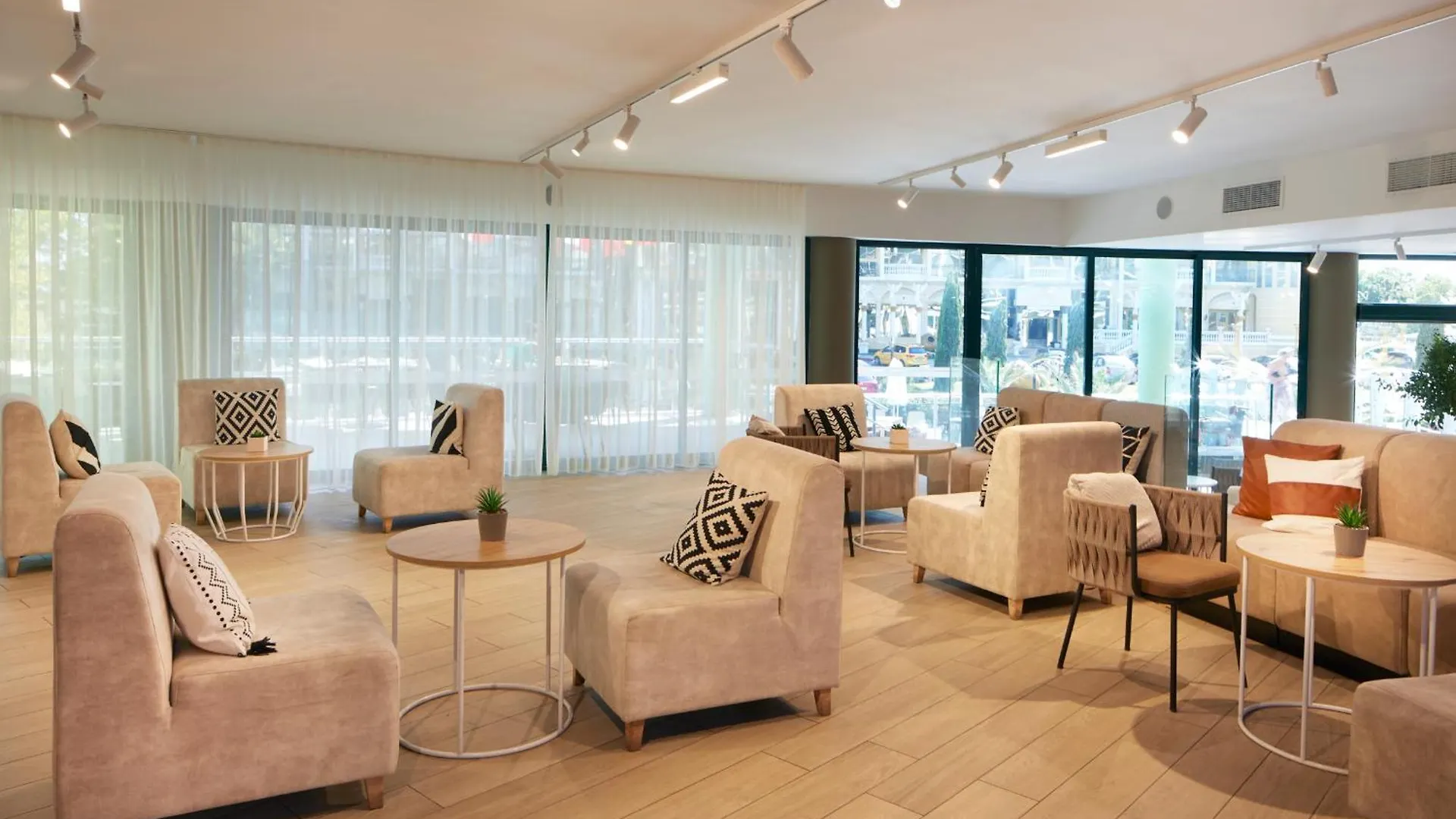Hotel Marvel All Inclusive - Fully Renovated Free Beach Access Sunny Beach 4*,